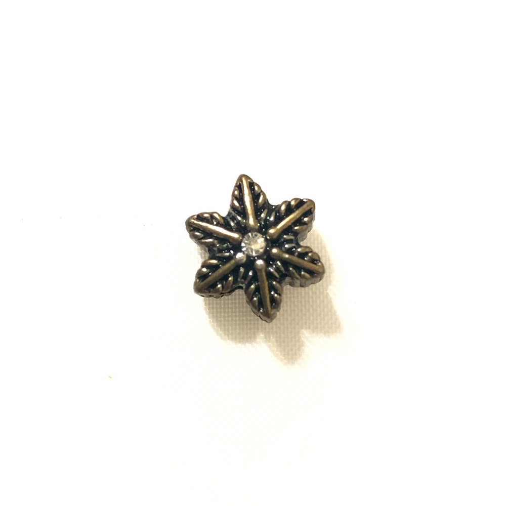 Snowflake charm bead
